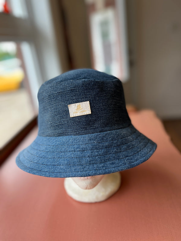 Chapeau en jeans recyclé